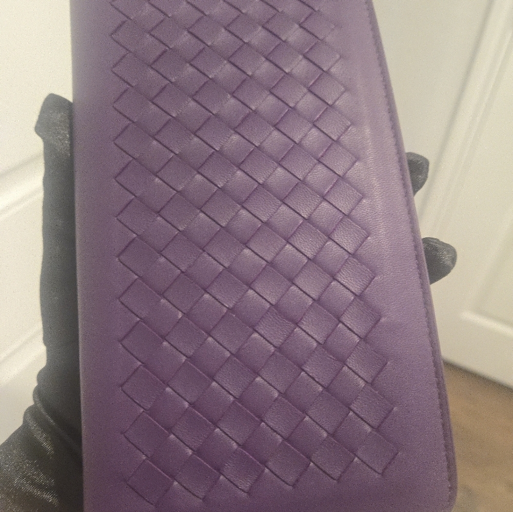 Bottega Veneta Intrecciato Wallet on Chain – Purple EUC Authentic - Picture 8 of 17